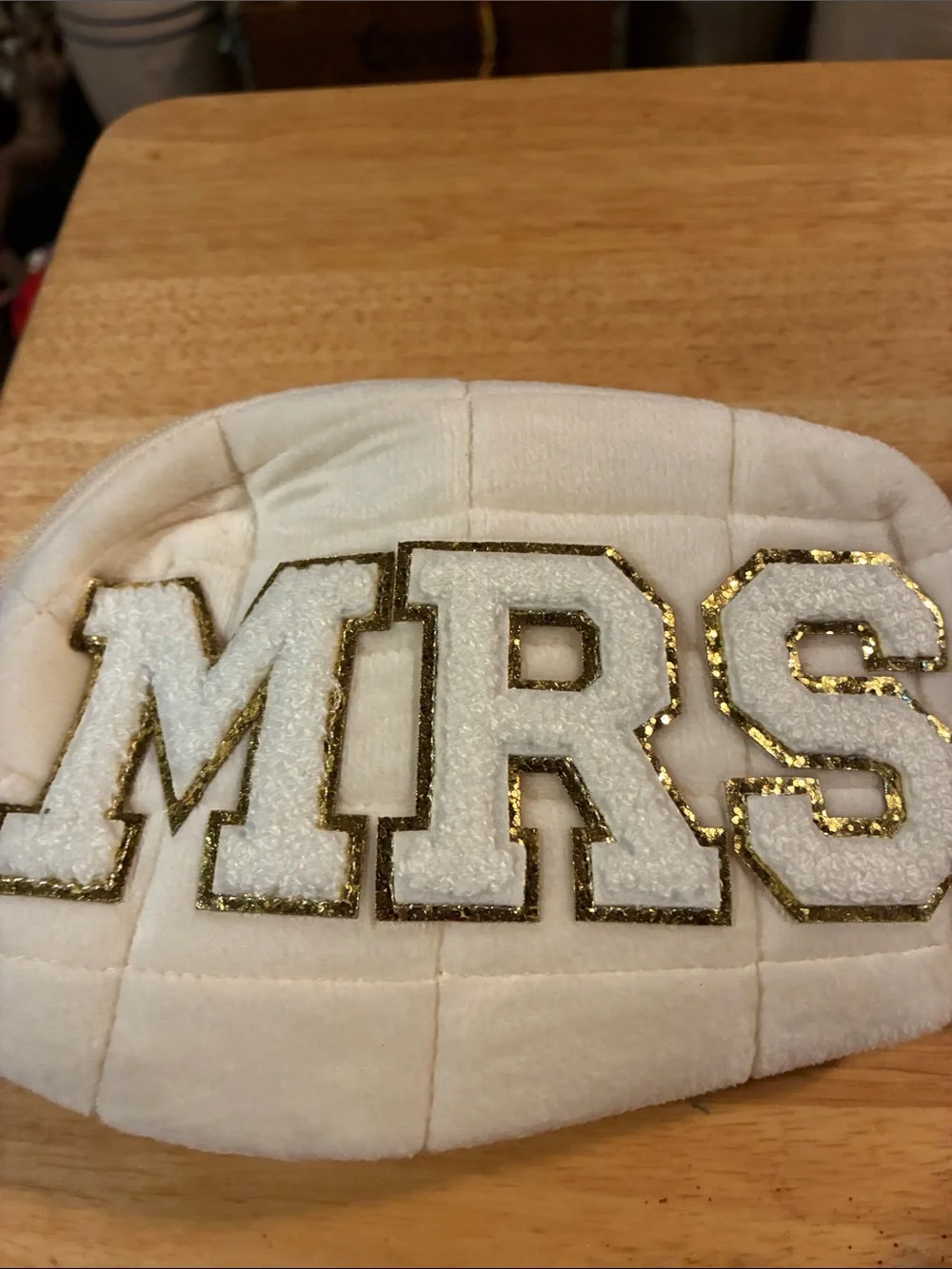 New Without Tags- Quilted Cream 'MRS' Key & Card Holder with Gold Trim
